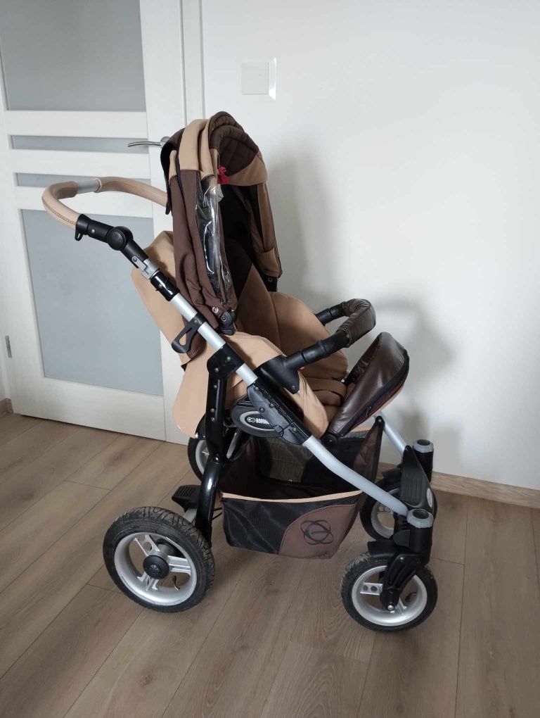 Wózek Babyactive wraz z nosidłem.