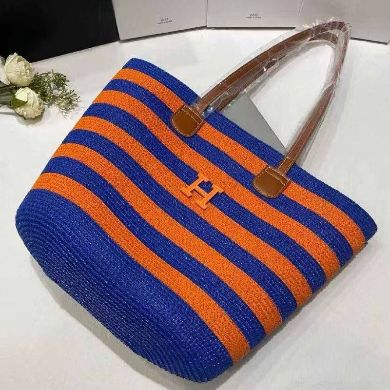 Акція.   Шляпа і пляжна сумка Hermes