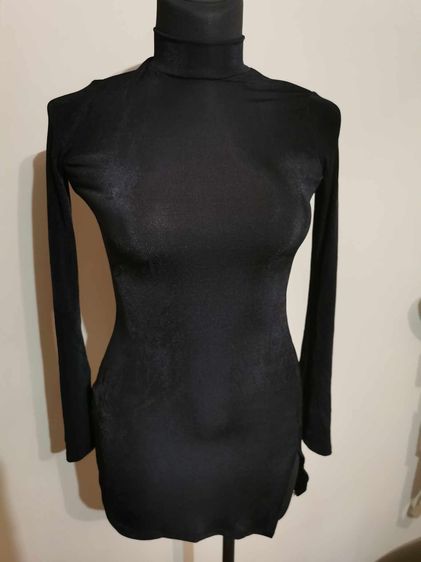 Czarna przylegająca sukienka Bershka XS nowa