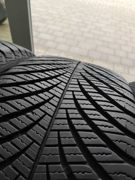 4 x opona 235/55r17 Goodyear Vector G3