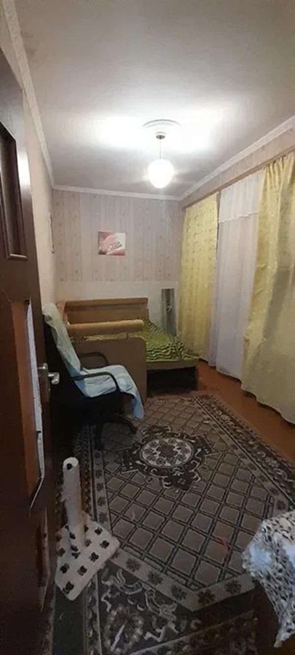Продам1 комнатную квартиру на Слободке (часть домовладения)