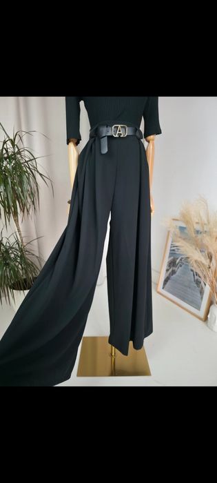 Czarna szerokie jesienne szwedy z paskiem R uni