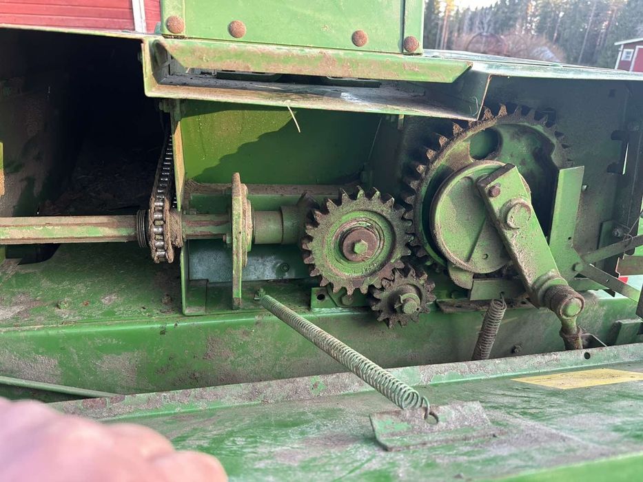 Прес- подборщик Пресс-підбирач John Deere 349
Deere 332, 332а Джон Дір