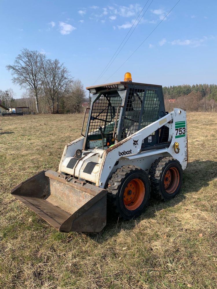 Ładowarka burtowa Bobcat 753