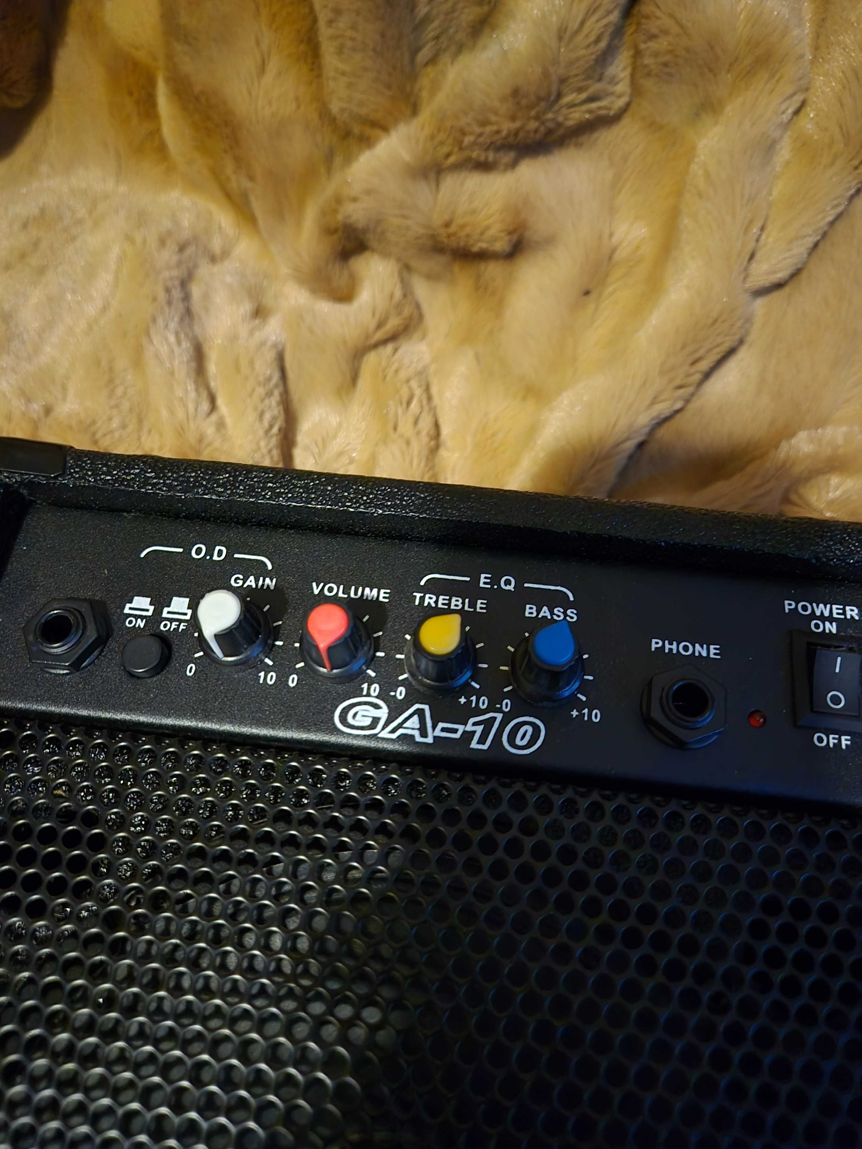 Cichy wzmacniacz gitarowy combo piec