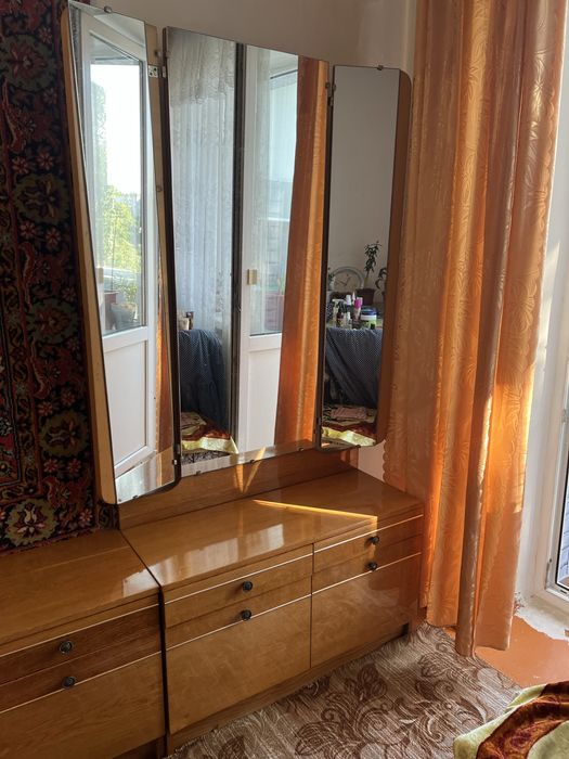 Шафа з антрісолями + дзеркало в подарунок