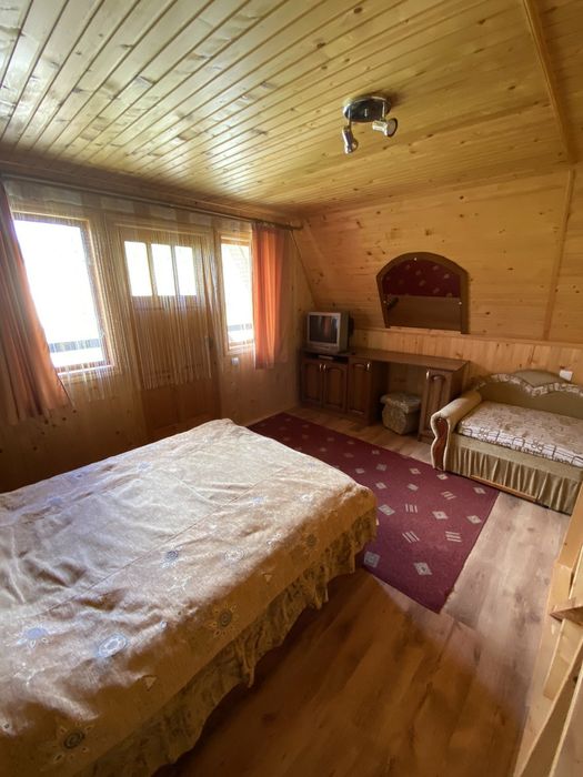 Будиночоки з басейном  та сауною