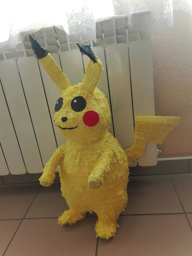 Pikachu pokemon piniata
