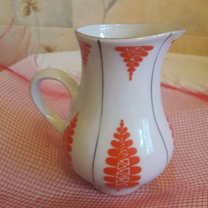 Сливочники новые, фарфор