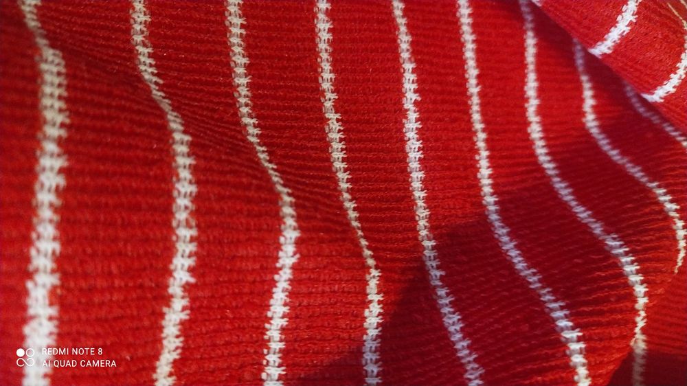 Tkanina czerwona w paski białe