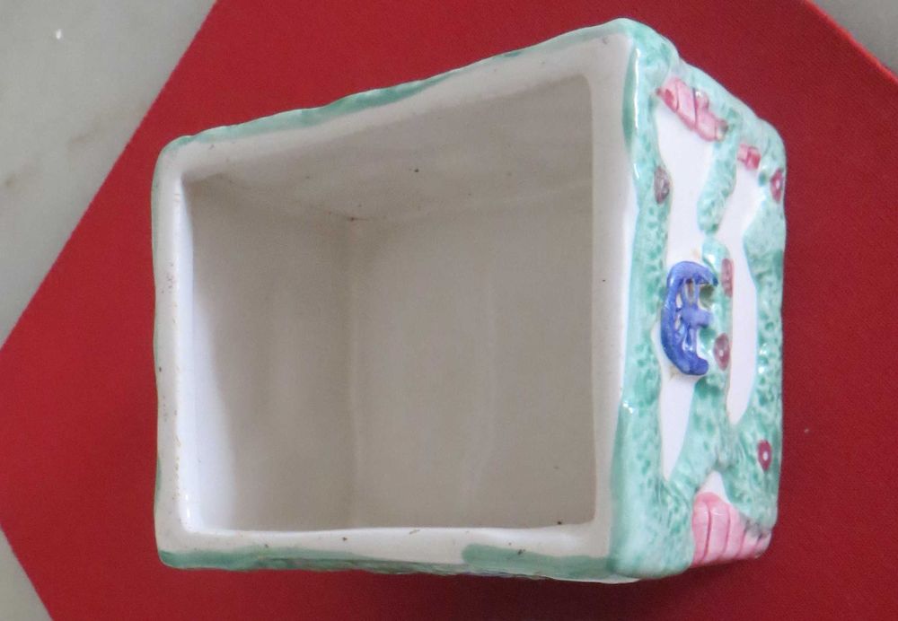 Antiguidades Açucareiro Cerâmica forma casa 7,5 X 9,5 - Altura: 10 cm