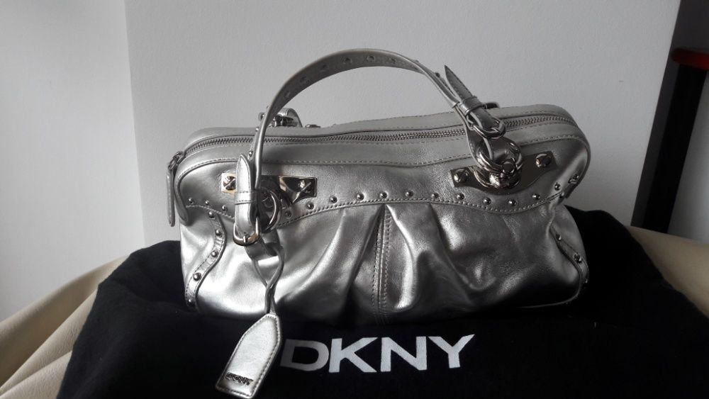 Mala de pele DKNY