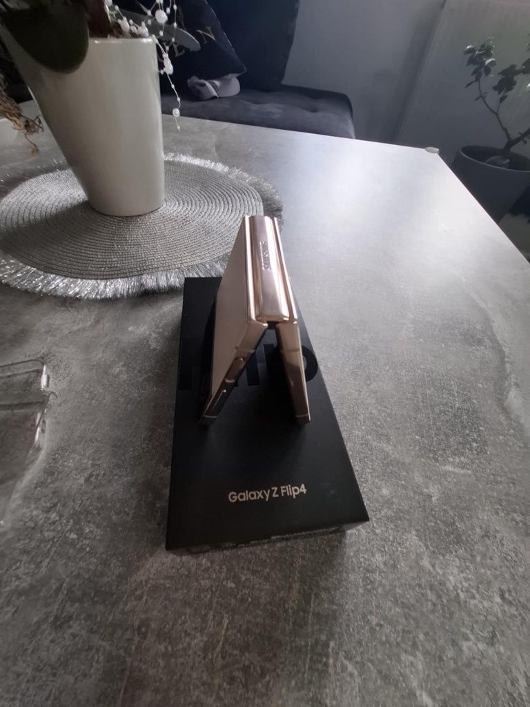 Samsung Galaxy Z Flip4