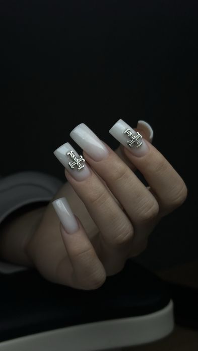 Манікюр, нарощення пл.Фестивальна