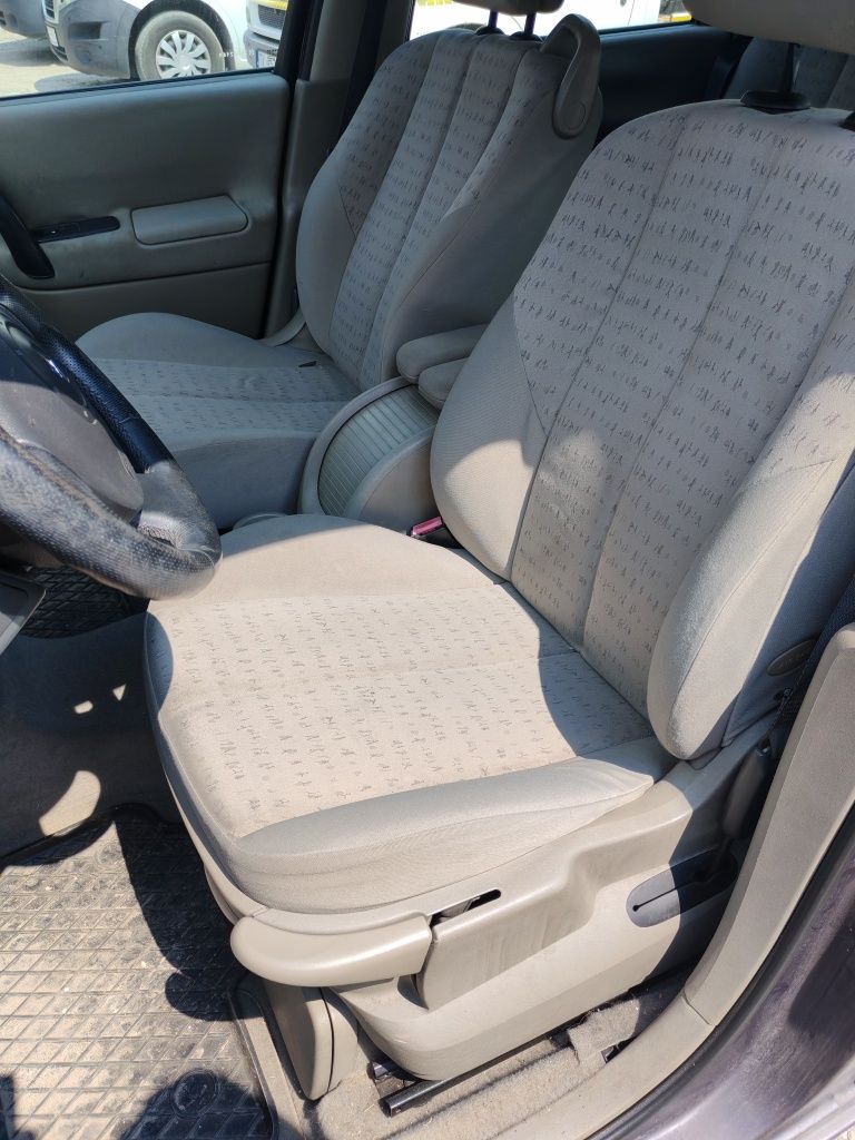Cały samochód na części Renault Scenic 2 II 1.9 dCi 2004r.