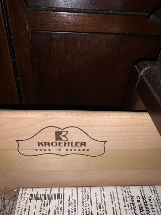 Mobilia de quarto em Madeira .