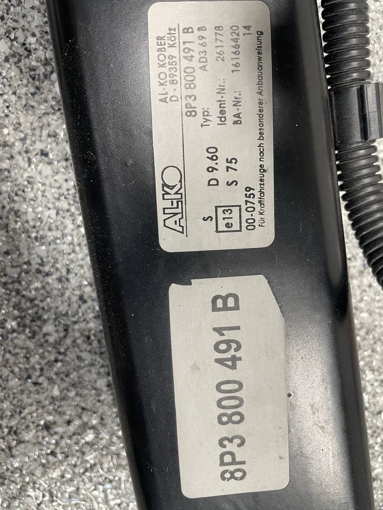 Hak audi a3 8p 3D jak nowy