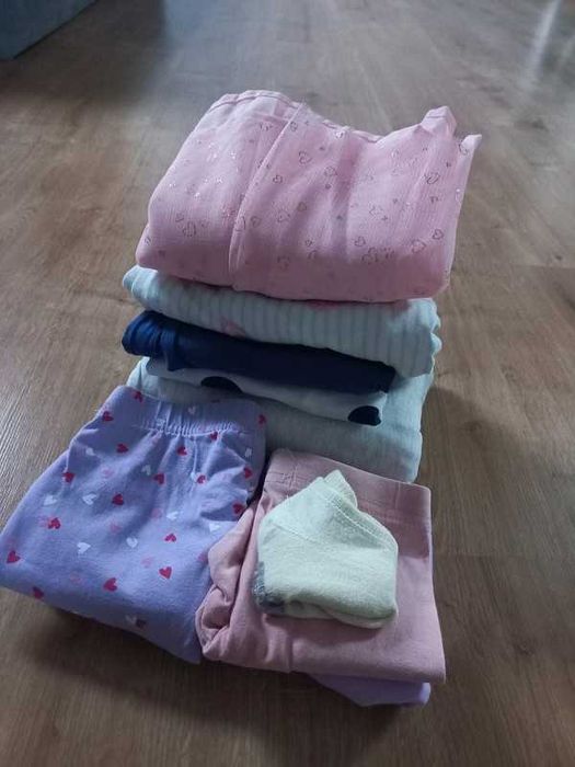 Zestaw ubranek dla dziewczynki 80/86