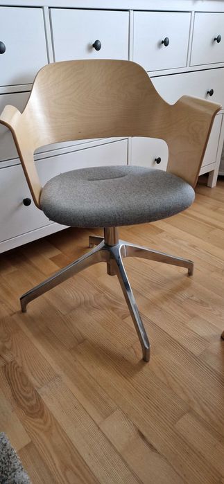 krzesło IKEA do biurka okleina drewniana/jasny szary stan IDEALNY