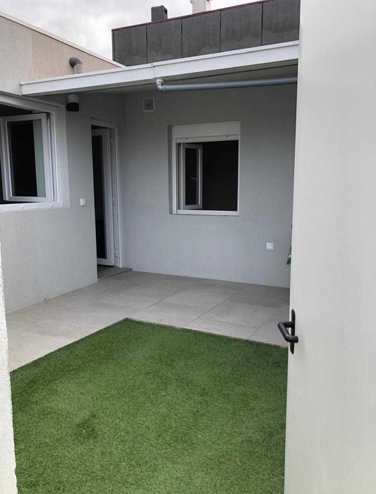 Casa T1 com Pátio Exterior para arrendar – Oliveira do Douro (Gaia)