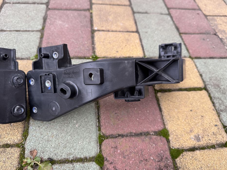 Направляча фари окуляр правий лівий Kia Niro 23-24