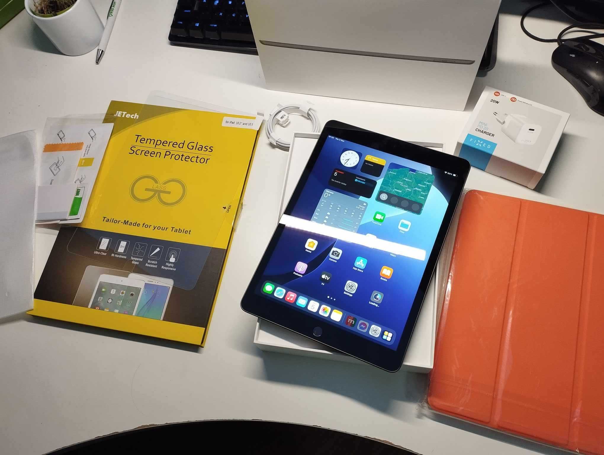 Apple iPad 10.2" Tablet w ładnym stanie z etui i szkłem hartowanym