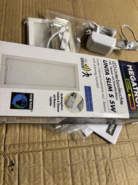 Lampka podszafkowa slim z czujnikiem 20 sztuk