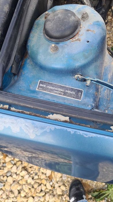 duas BMW E34 Touring 525TDS às peças