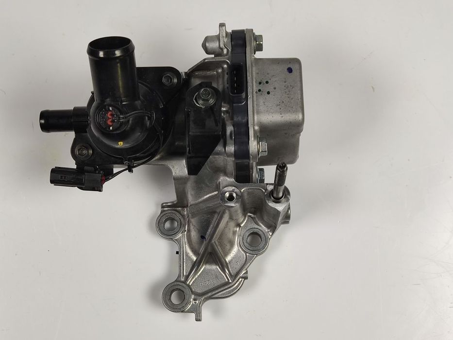 TOYOTA YARIS 1.5i od 2019r Pompa Wody