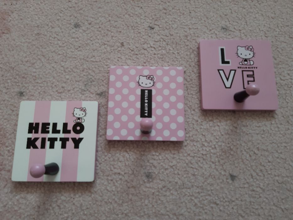 Drewniane wieszaki ścienne Hello Kitty zestaw-3 szt