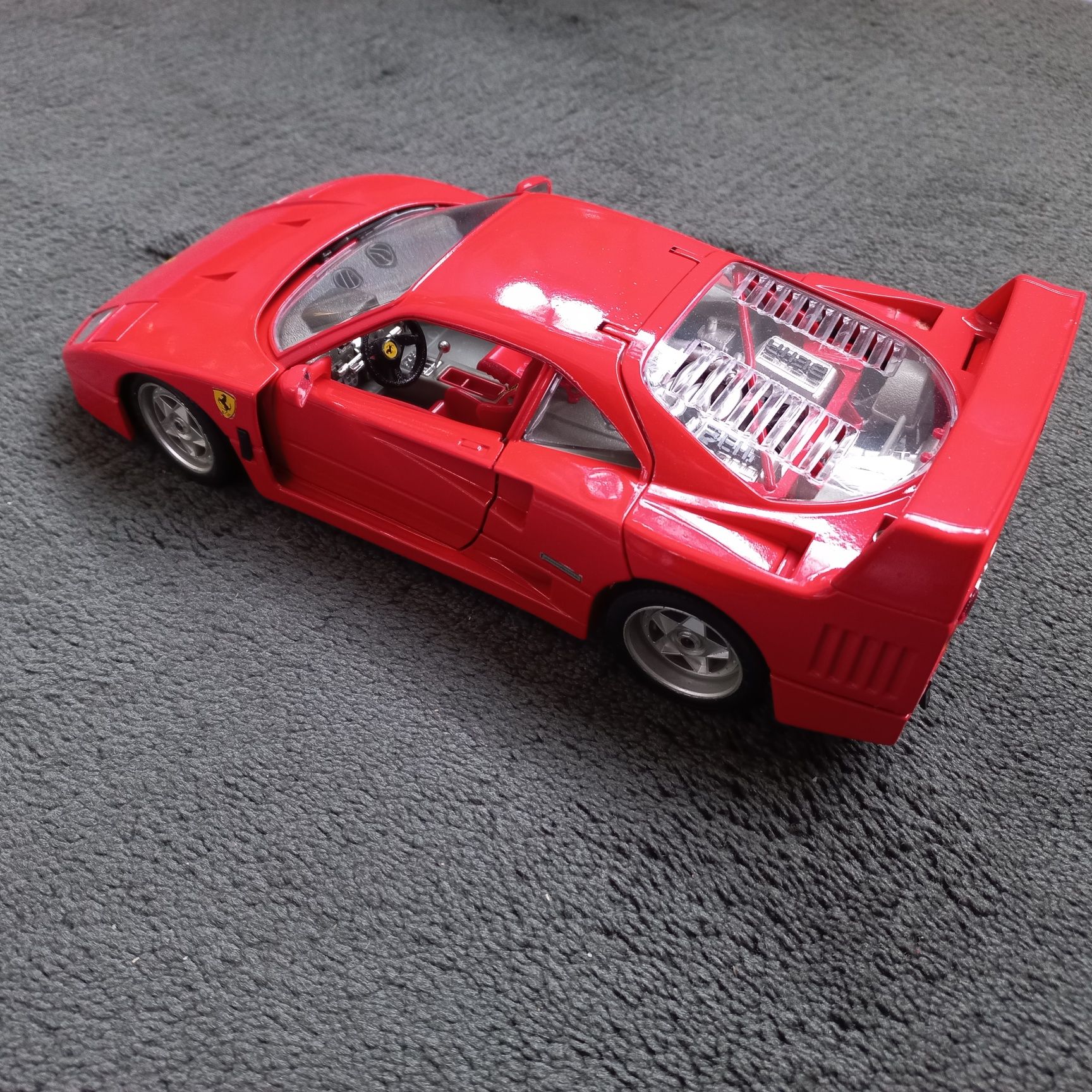 Ferrari F40 escala 1/18 Burago