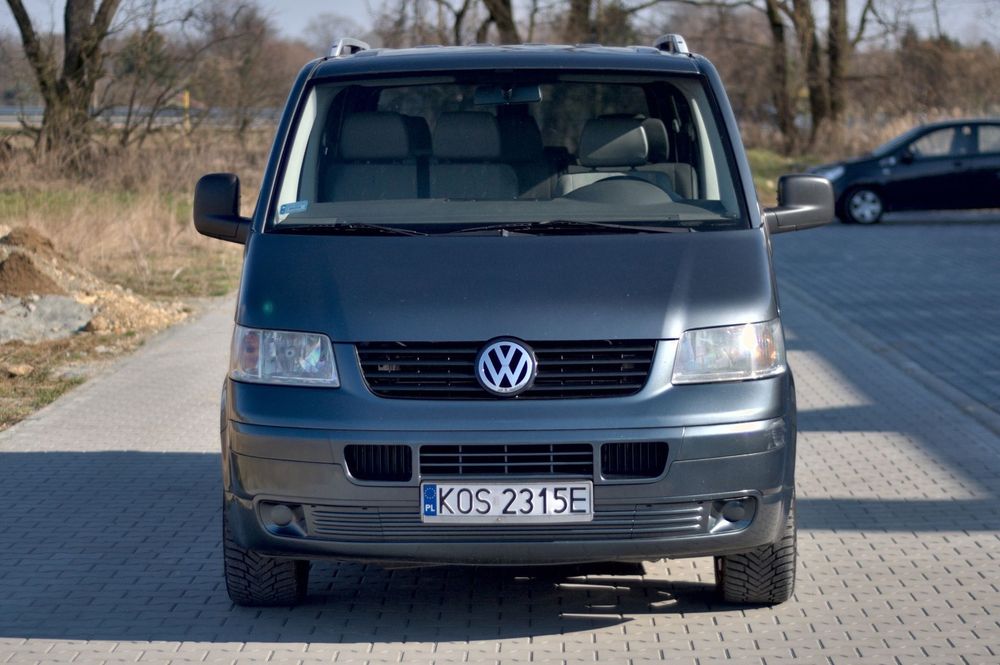 Volkswagen Caravelle Volkswagen T5 9 os. | 2.5 TDI 5 cylindrów | Hak