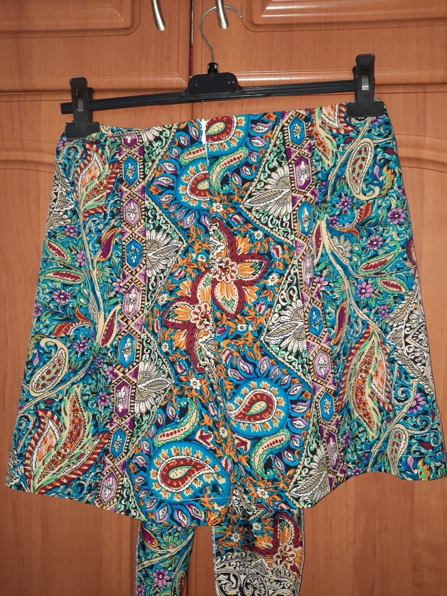 Krótkie spodenki wiązane w stylu Boho