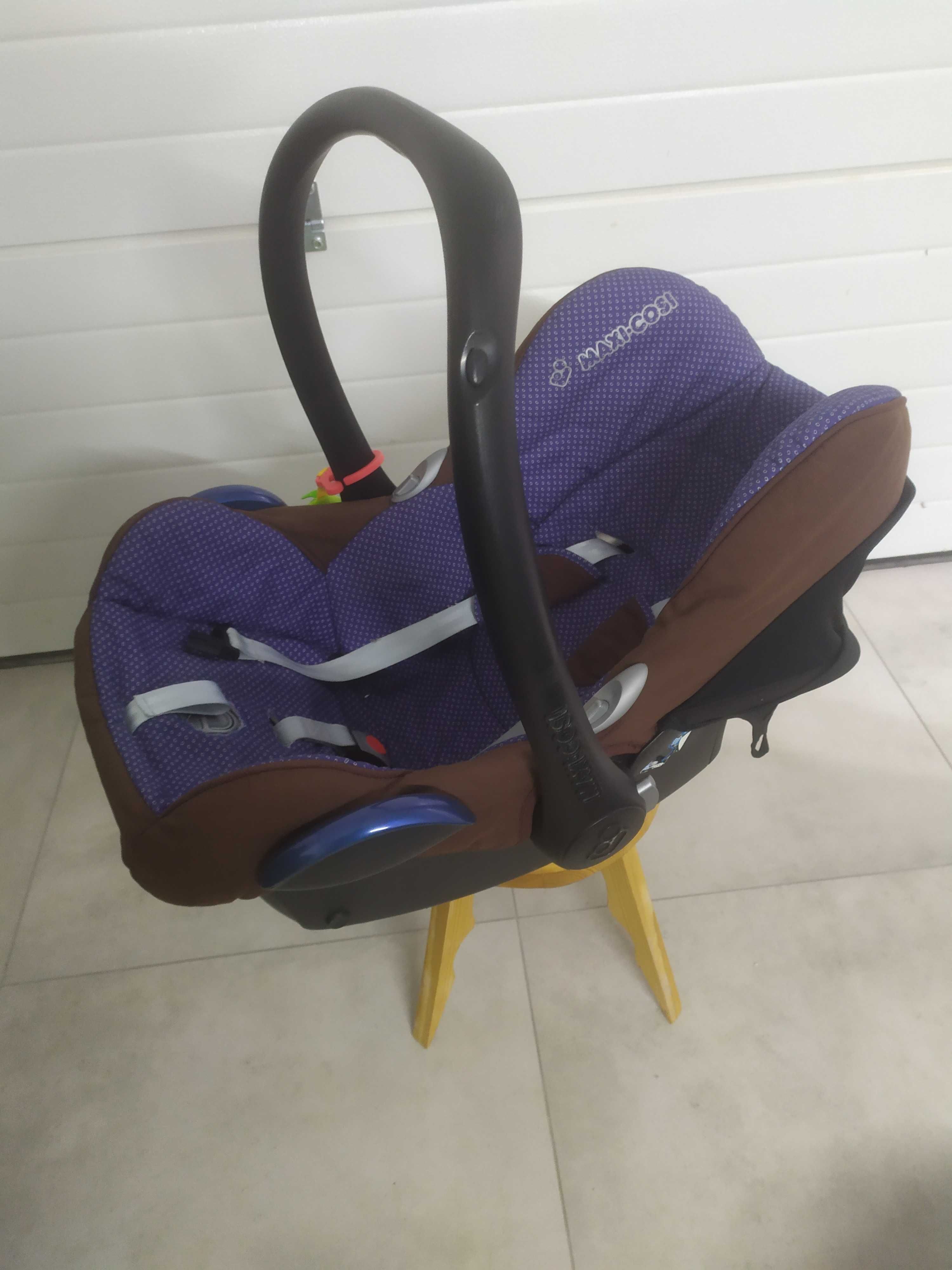 Nosidełko Maxi Cosi + baza + adaptery