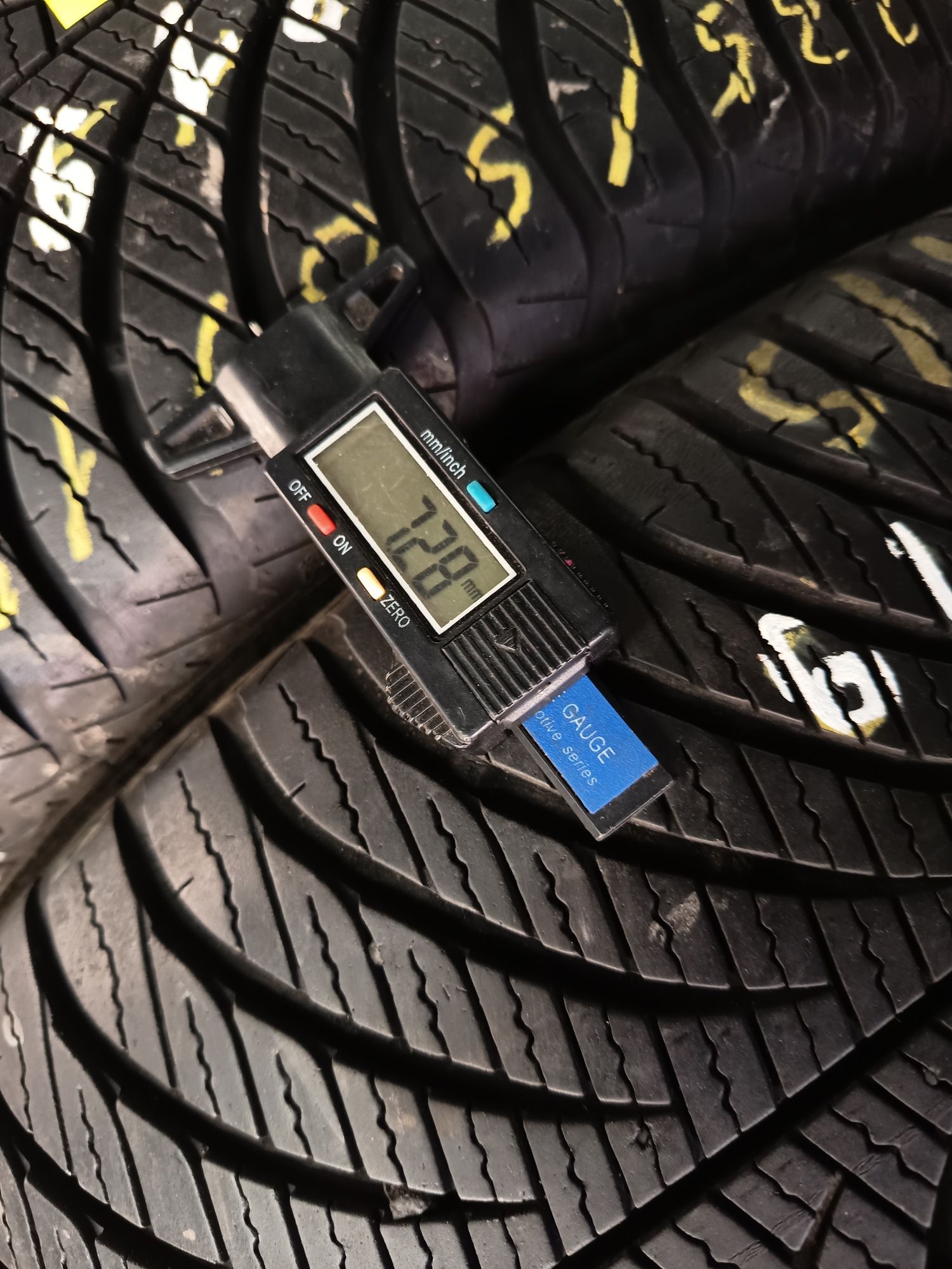 Opony całoroczne 235/50/18 Goodyear 2szt/Montaż Wysyłka 25zł Gwarancja