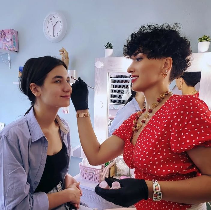 Ламінування вій / брів  оформлення корекція, Майдан незалежності