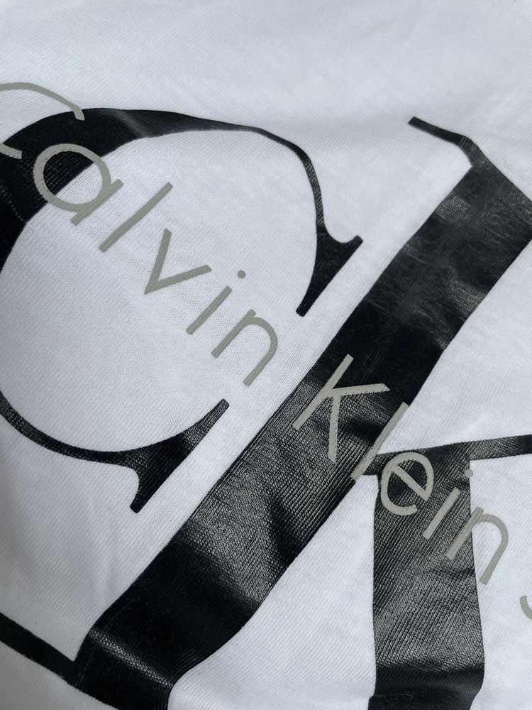 Biały t-shirt marki Calvin Klein jeans w rozmiarze XS 34 materiał pod