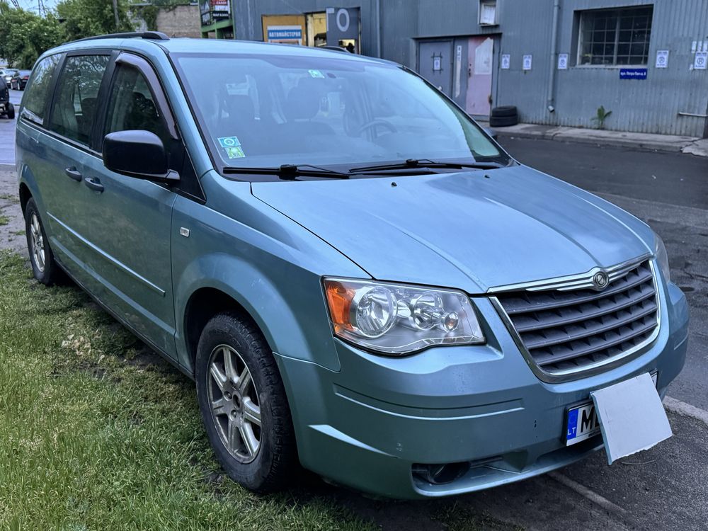 Продам Chrysler Grand Voyager 2009