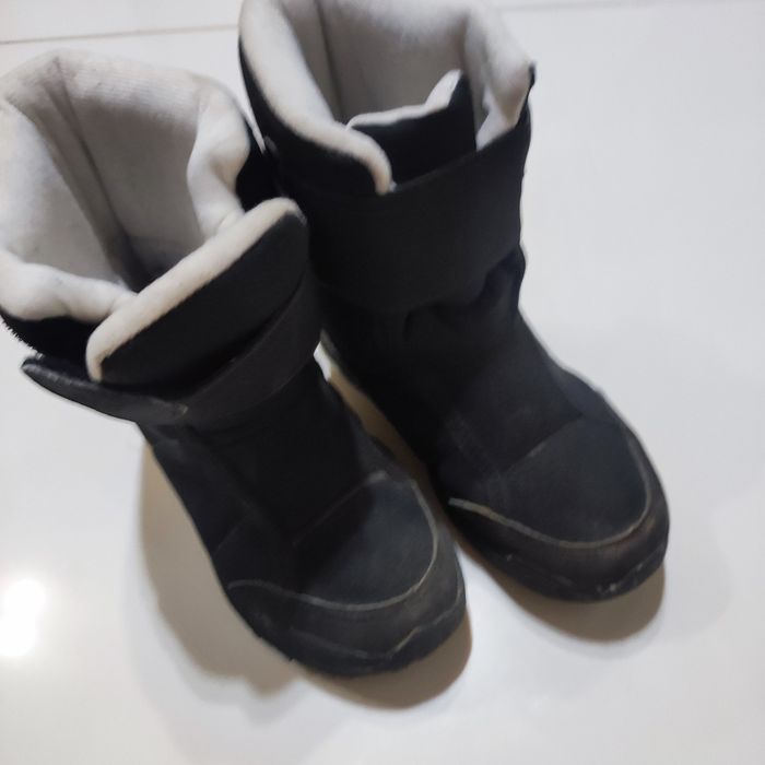 Buty zimowe wodoodporne marki quechua z Decathlonu rozmiar 29