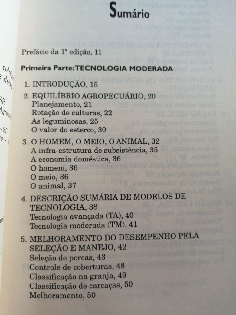 Livro sobre suinicultura