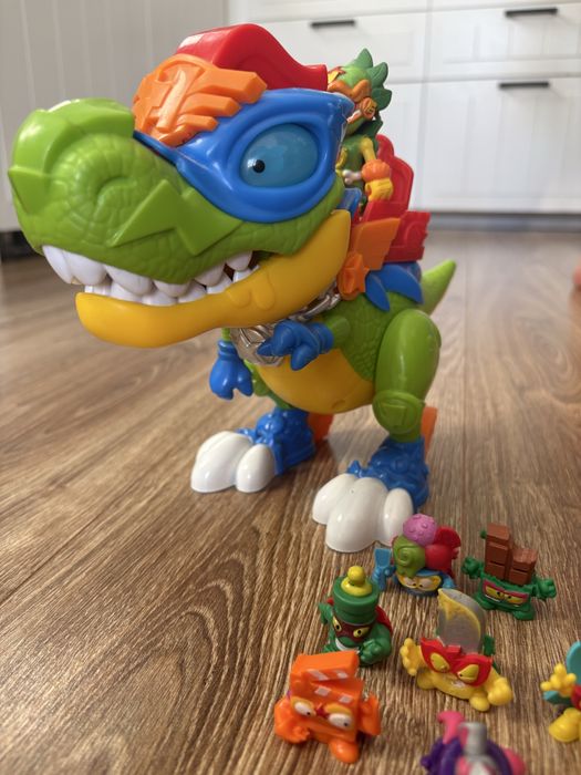 SuperThings dino + figurki zestaw