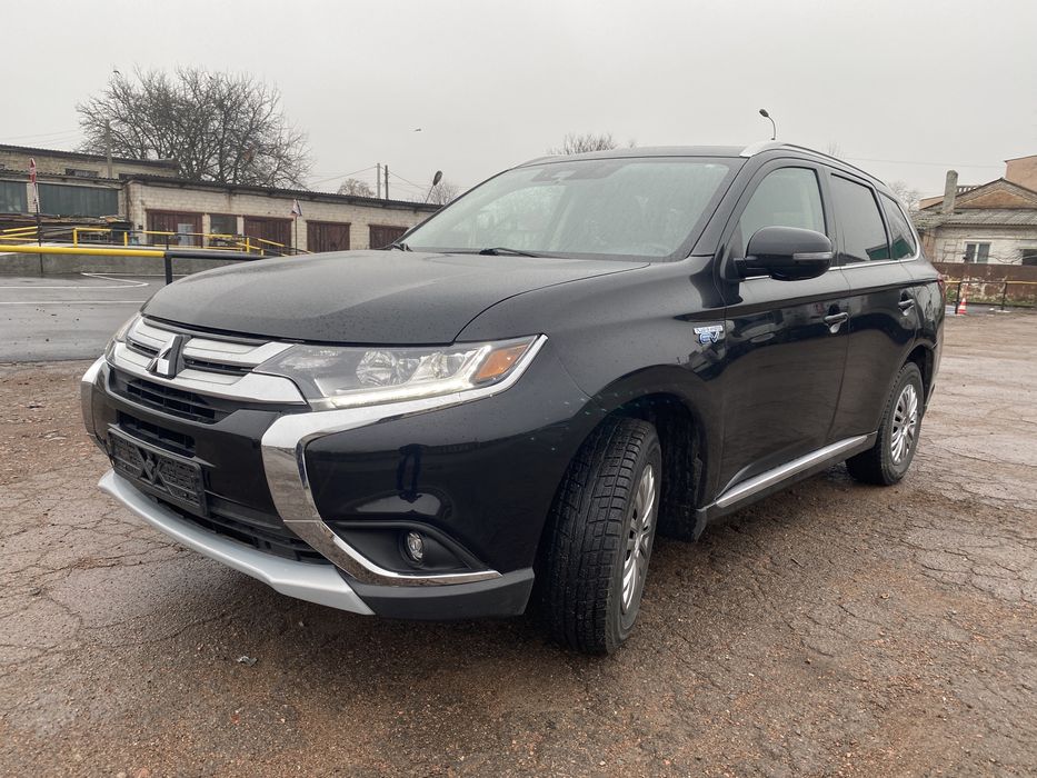 Плагін гібрід mitsubishi outlander phev