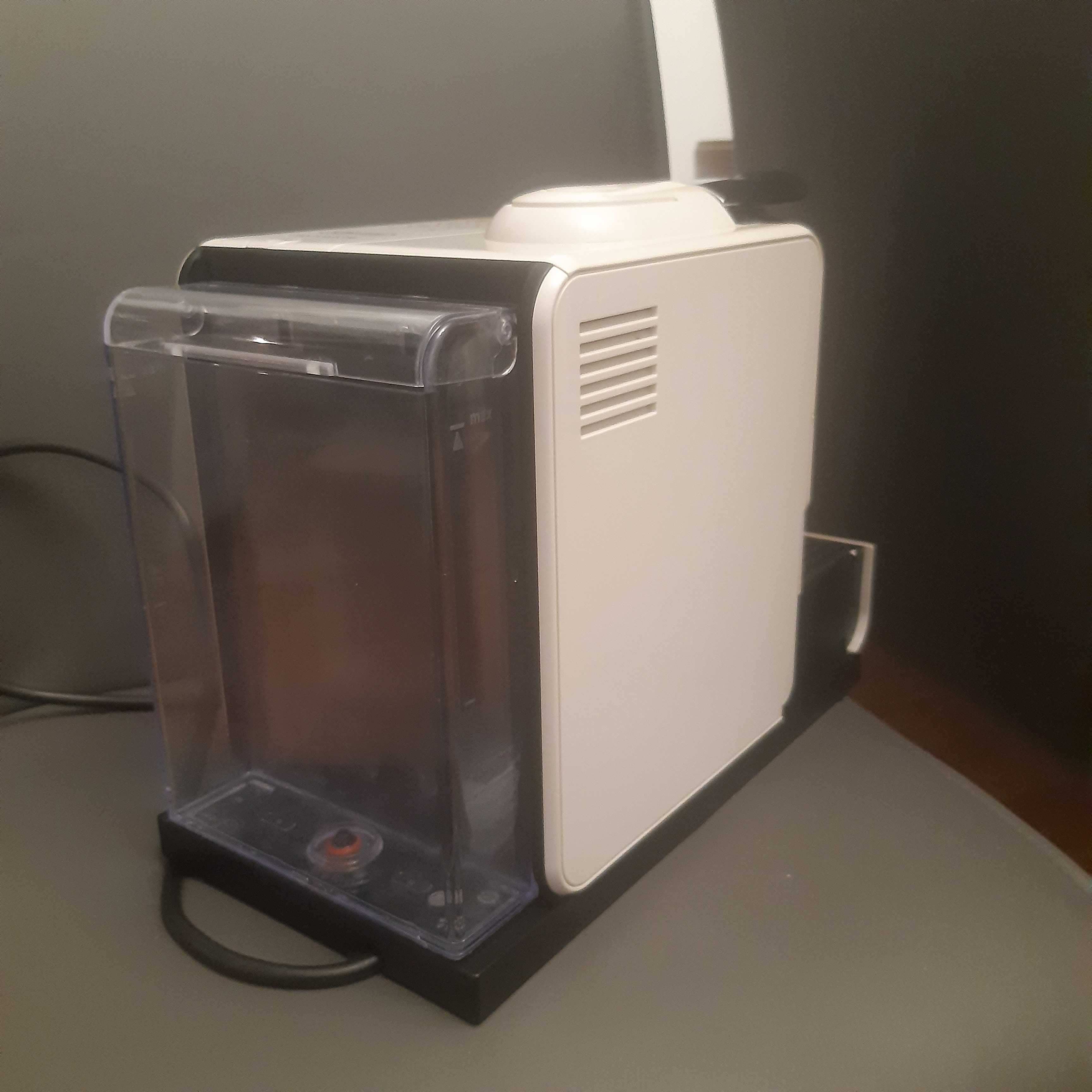 Ekspres Nespresso DeLonghi EN550W