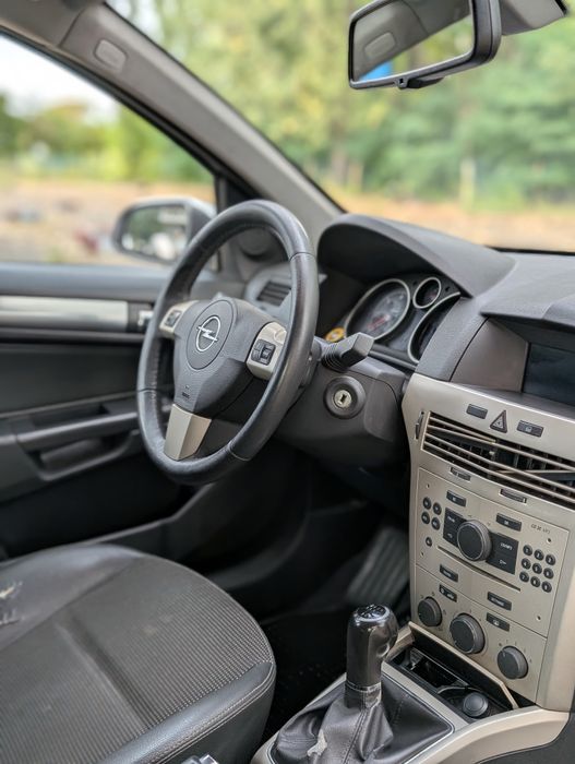 Opel Astra H Fl Diesel 2008 Hak ISOFIX Zamiana