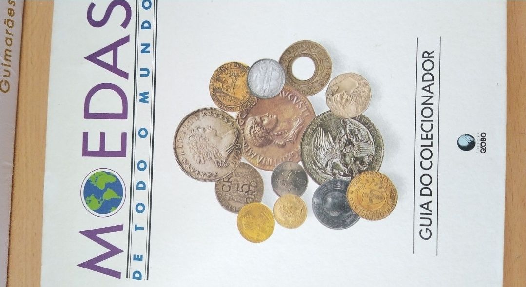 Coleção de moedas e notas