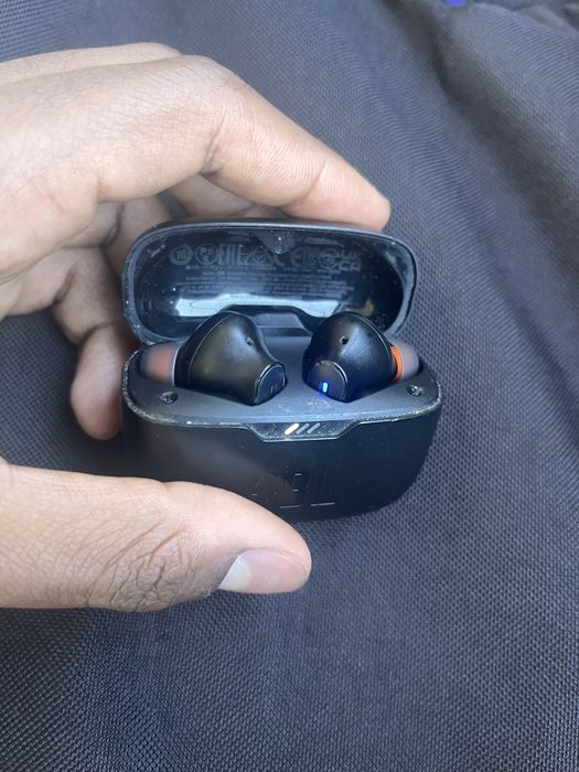 Fones JBL 230NC TWS