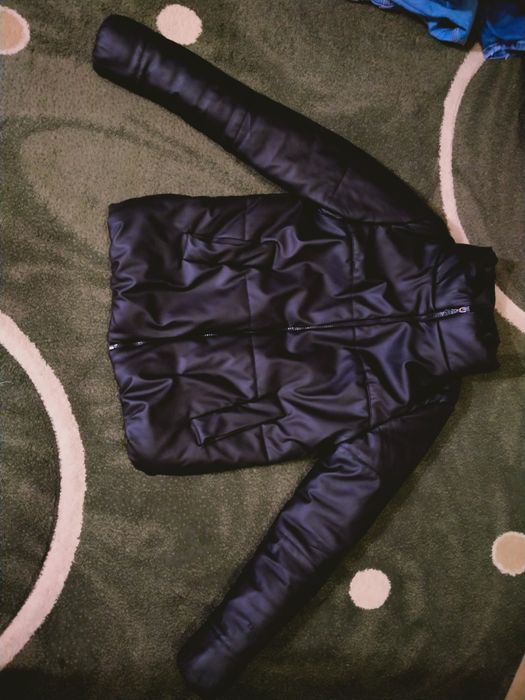 Зимняя куртка, размер S бесплатно