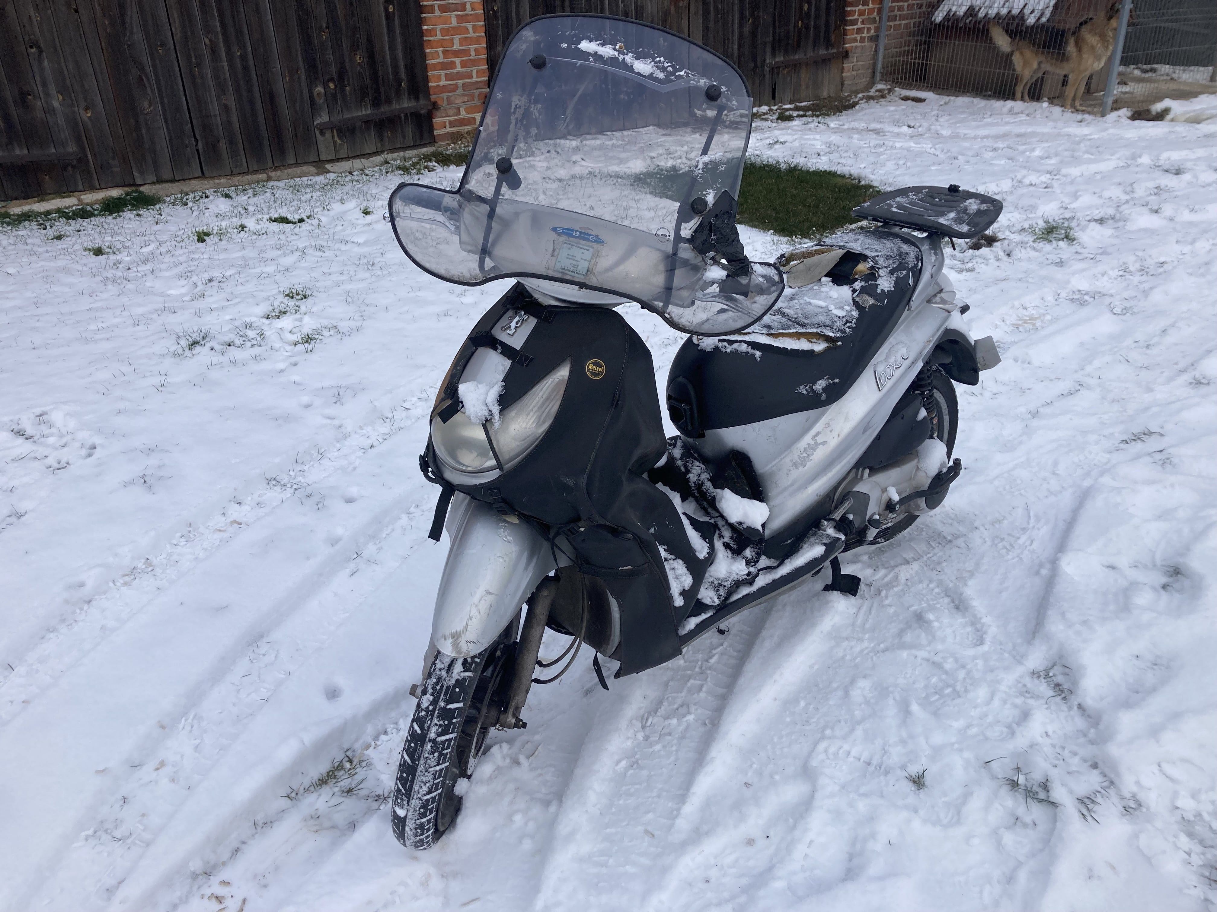 Peugeot Looxor 125 części czasza osłony silnik kokpit linka lagi