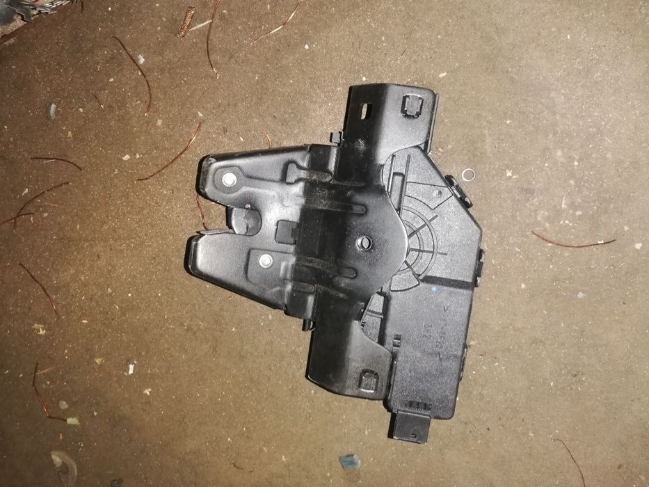 Замок багажника BMW e46