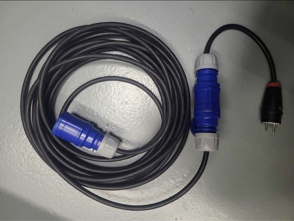 Przedłużacz kempingowy 15m 3x2.5mm z adapterem CEE do kampera łodzi